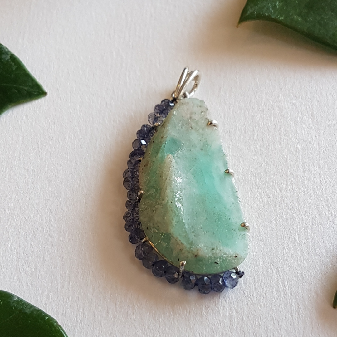 Exclusive Natural Emerald Unique Gemstone Pendant2